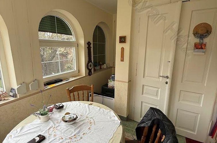 Vrijstaande woning in Döbrököz