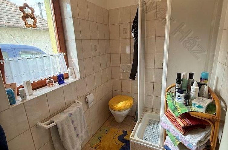 Vrijstaande woning in Döbrököz