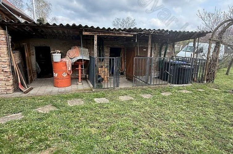 Vrijstaande woning in Döbrököz