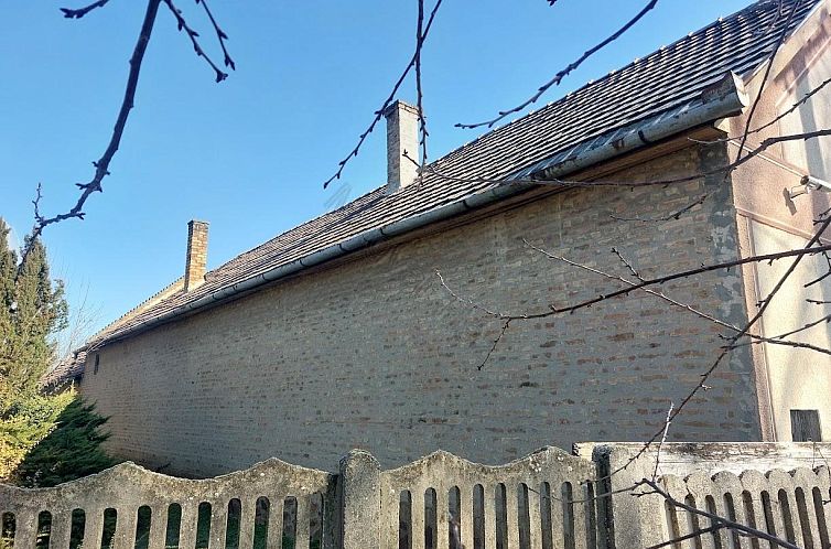 Vrijstaande woning in Döbrököz