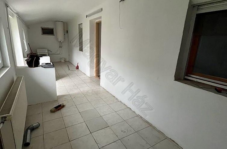 Vrijstaande woning in Döbrököz