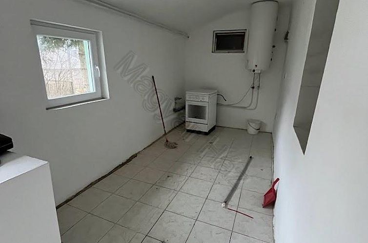 Vrijstaande woning in Döbrököz