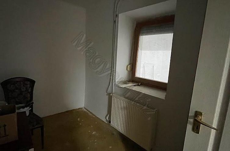 Vrijstaande woning in Döbrököz