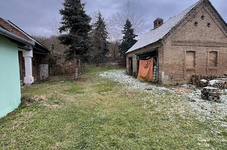Vrijstaande woning in Döbrököz