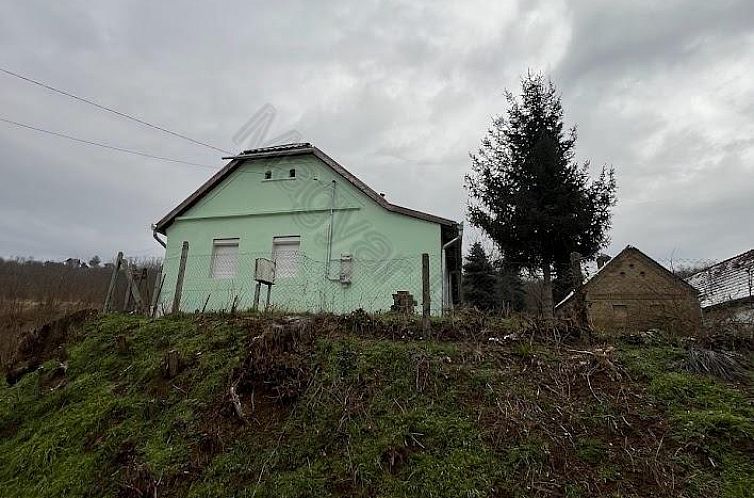 Vrijstaande woning in Döbrököz