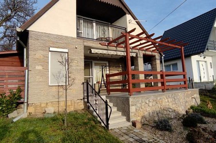 Vrijstaande woning in Bár