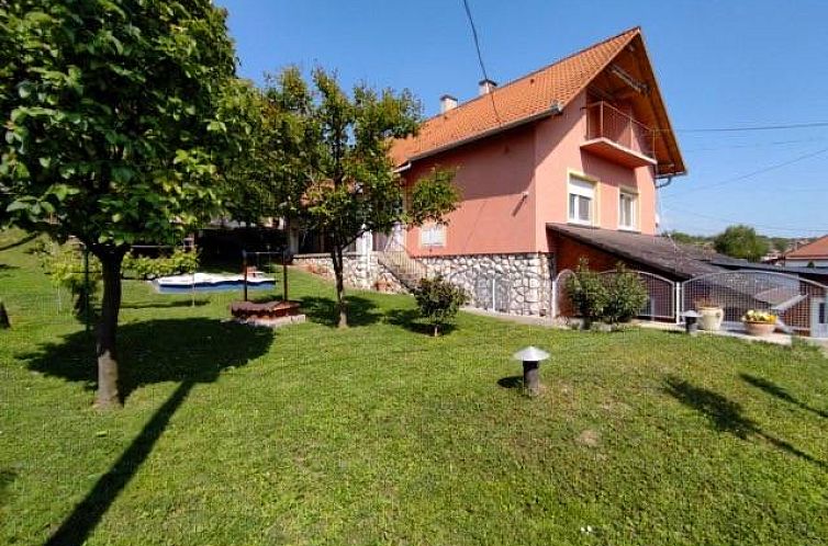 Vrijstaande woning in Bár