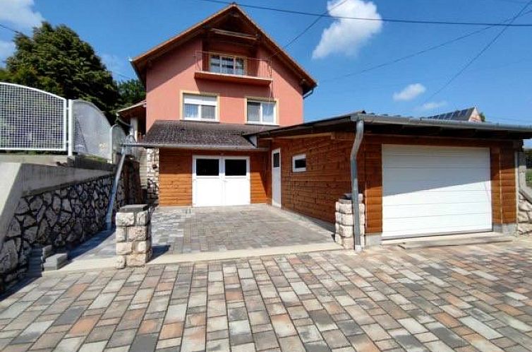 Vrijstaande woning in Bár
