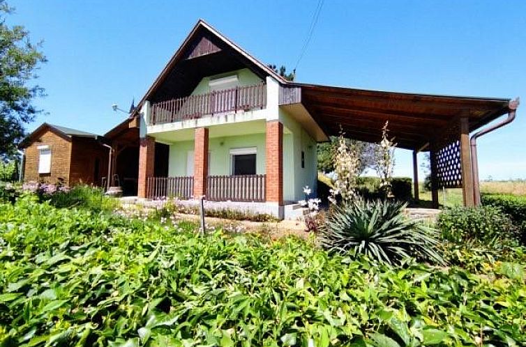 Vrijstaande woning in Bár