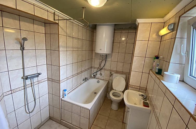 Vrijstaande woning in Kéty