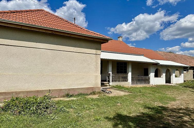 Vrijstaande woning in Kisrákos
