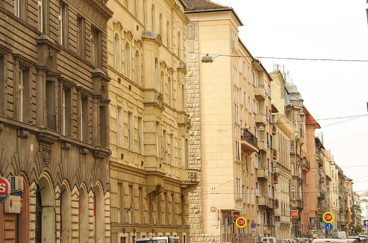 Appartement Moderne Ferienwohnung in Ujlipotvaros mit Garten
