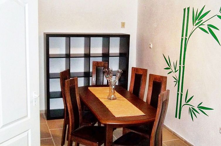 Appartement Moderne Ferienwohnung in Ujlipotvaros mit Garten