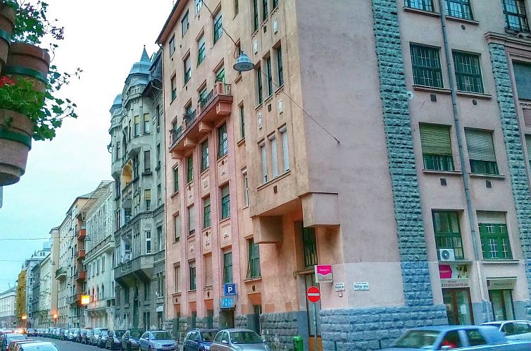 Appartement Moderne Ferienwohnung in Ujlipotvaros mit Garten