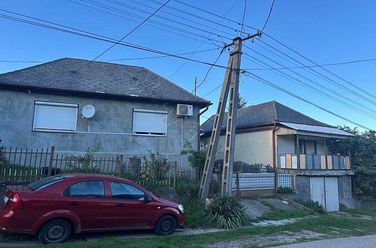 Vrijstaande woning in Sáta