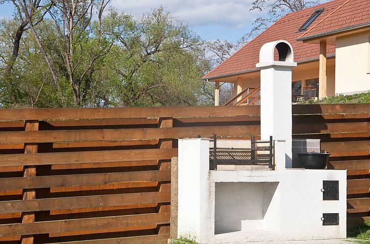 Vrijstaande woning in Irota