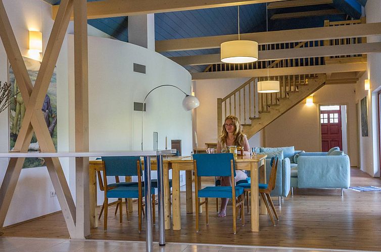 Vrijstaande woning in Irota