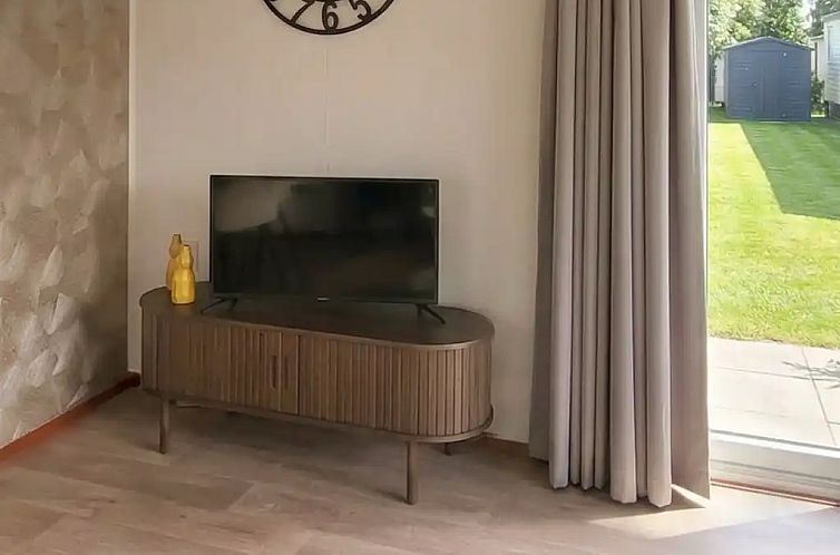 Chalet Langs De Kleine Haven