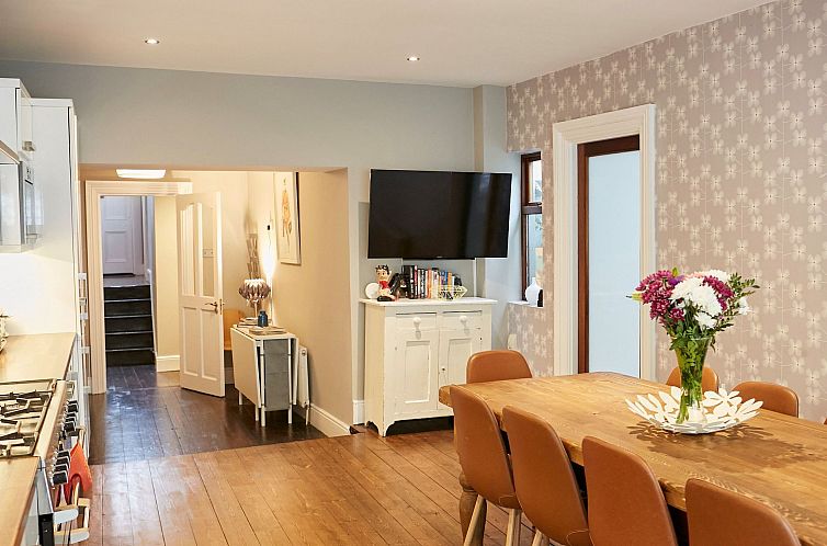 Vakantiehuis Gemütliches Haus für 10 Personen Stadt 15 Min