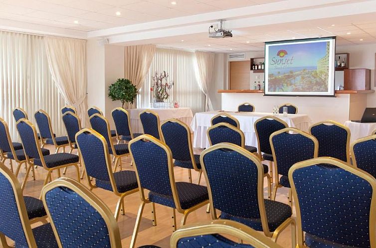 Sunset Beach Club Hotel Apartments