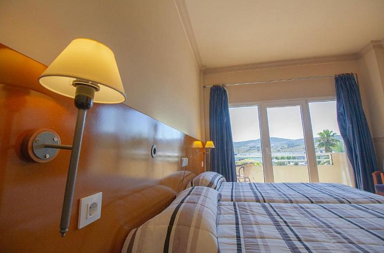 Hotel Azar