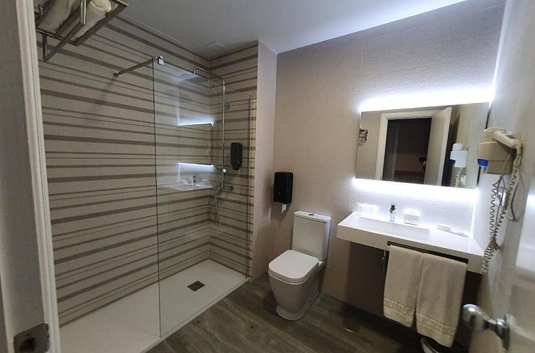 Hotel Azar