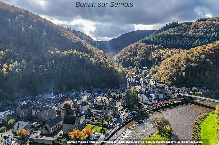 Woning met uitzicht op rivier Semois en Bohan (Ardennen)