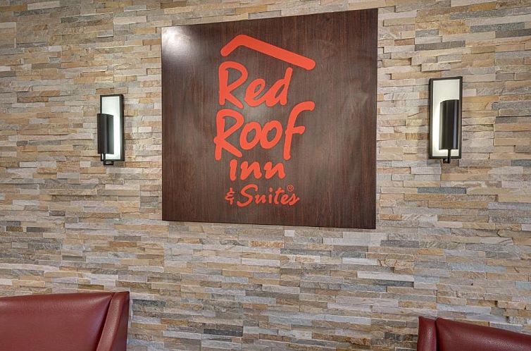 Red Roof Inn & Suites Middletown, RI
