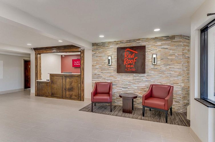 Red Roof Inn & Suites Middletown, RI