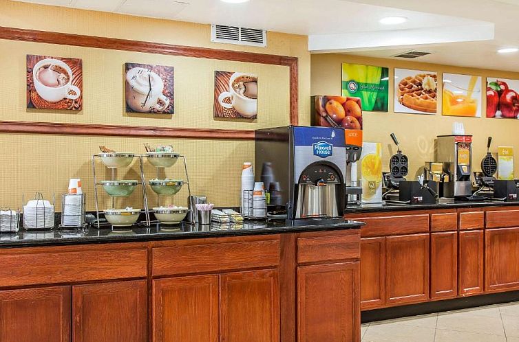 Quality Inn and Suites Newport - Middletown