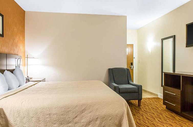 Quality Inn and Suites Newport - Middletown