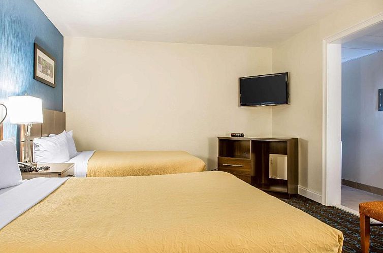 Quality Inn and Suites Newport - Middletown