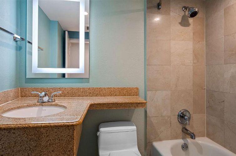 Best Western Plus Oceanside Inn