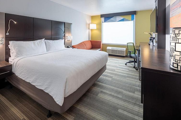 Holiday Inn Express Cruise Airport, an IHG Hotel