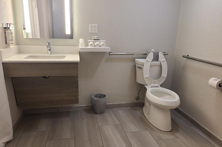 Holiday Inn Express Fort Lauderdale North - Executive Airpor