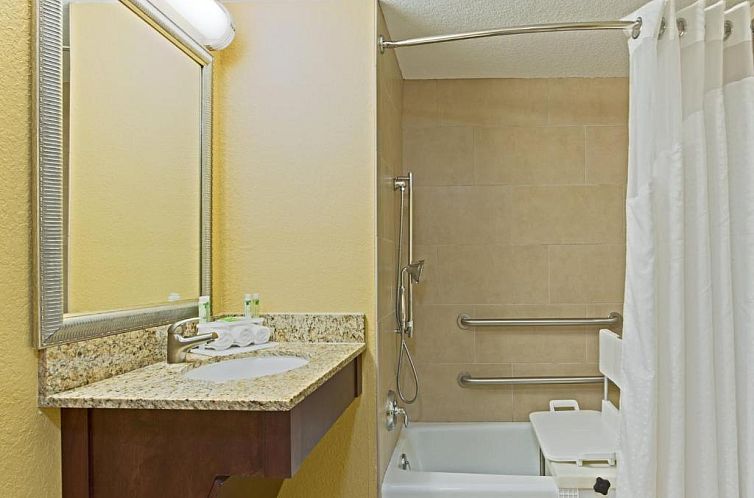 Holiday Inn Express Fort Lauderdale North - Executive Airpor