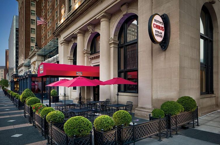 Amway Grand Plaza Hotel, Curio Collection by Hilton