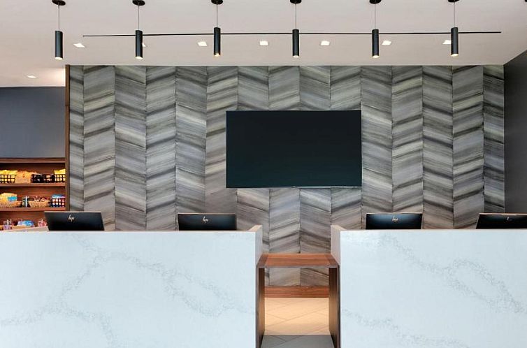 Crowne Plaza Arlington, an IHG Hotel