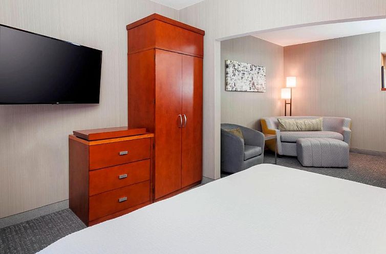 Courtyard by Marriott Dallas Arlington South