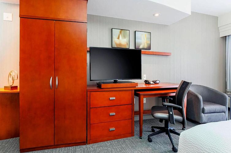 Courtyard by Marriott Dallas Arlington South