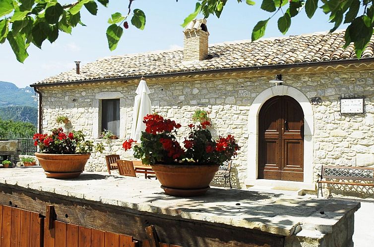 Guest house 08311404 - Apartment Abruzzo / Molise - Appartement Das Maulbeerbaum-Apartment