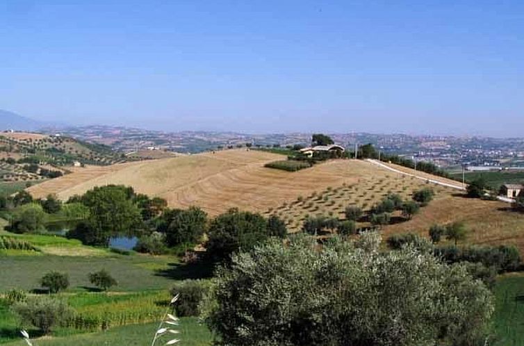 Appartement in Notaresco mit Grill und Garten