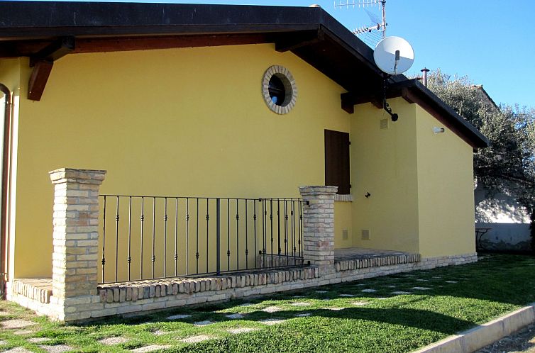 Appartement in Notaresco mit Grill und Garten