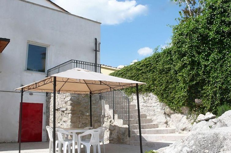 Vakantiehuis 'Elvira Basilico' mit Terrasse