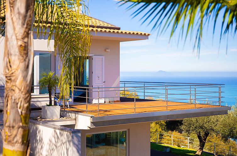 Vrijstaande woning in Capo D'orlando