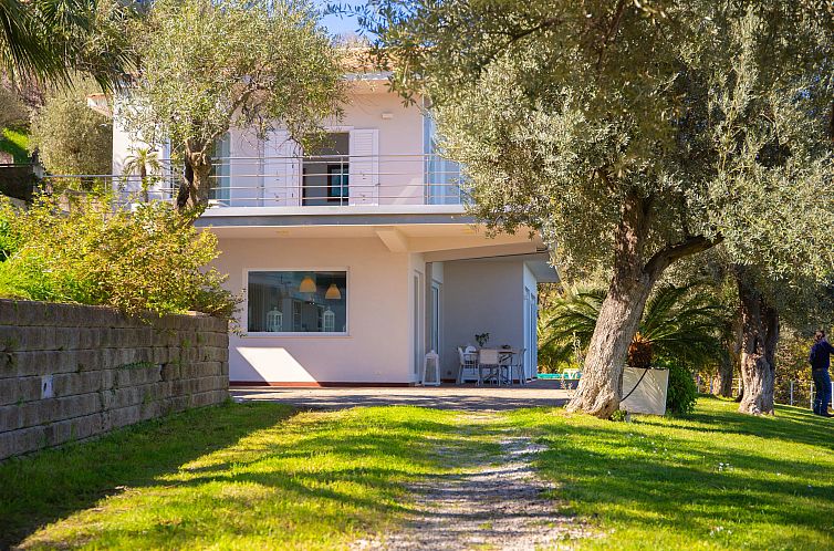Vrijstaande woning in Capo D'orlando