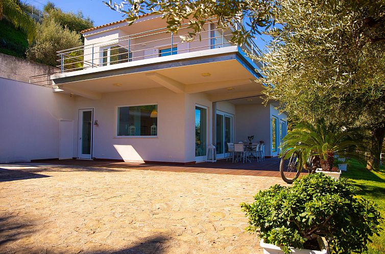 Vrijstaande woning in Capo D'orlando