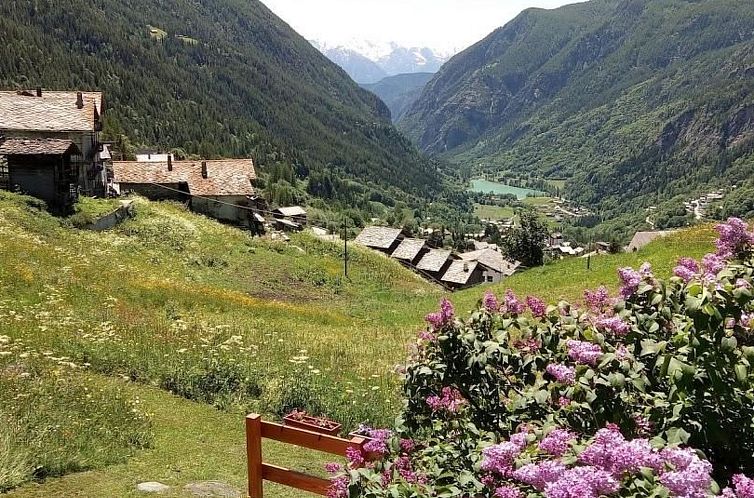 Appartement 'Lo Chalet' der Balkon über dem Matterhorntal