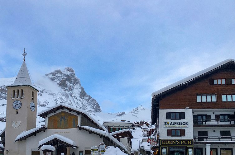 Appartement 'Lo Chalet' der Balkon über dem Matterhorntal
