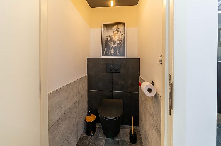 Gite à la ferme avec Piscine intérrieur  sauna et bains à